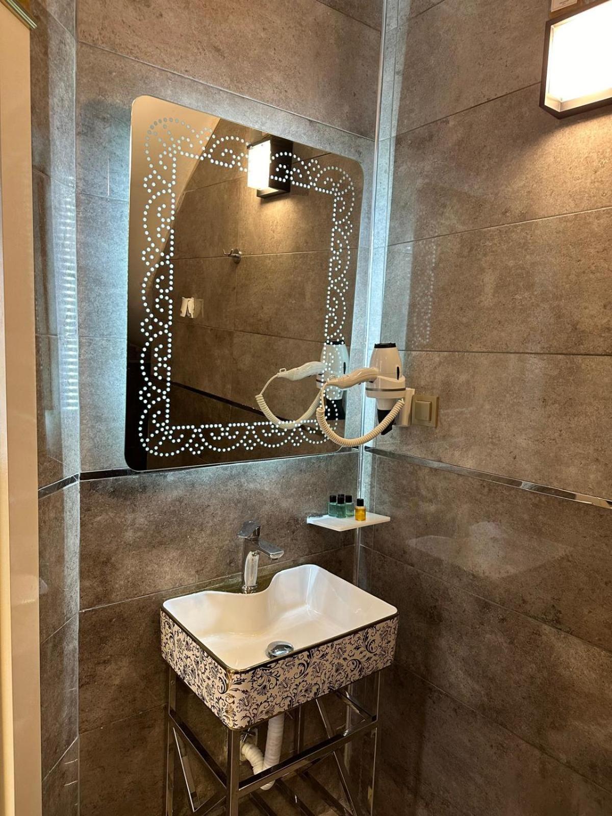 Whitemoon Hotel Suites Taksim Istanbul Exterior foto